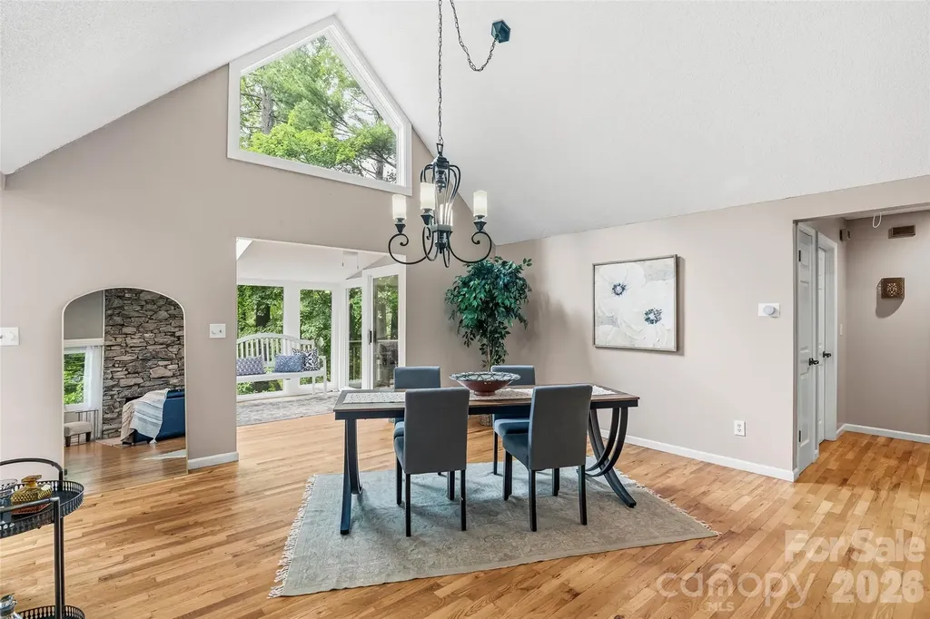 16 Canterbury Drive Arden NC 28704