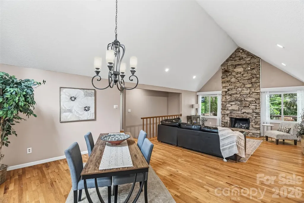 16 Canterbury Drive Arden NC 28704