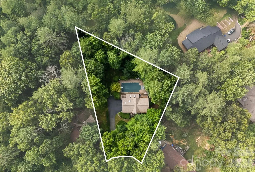 16 Canterbury Drive Arden NC 28704