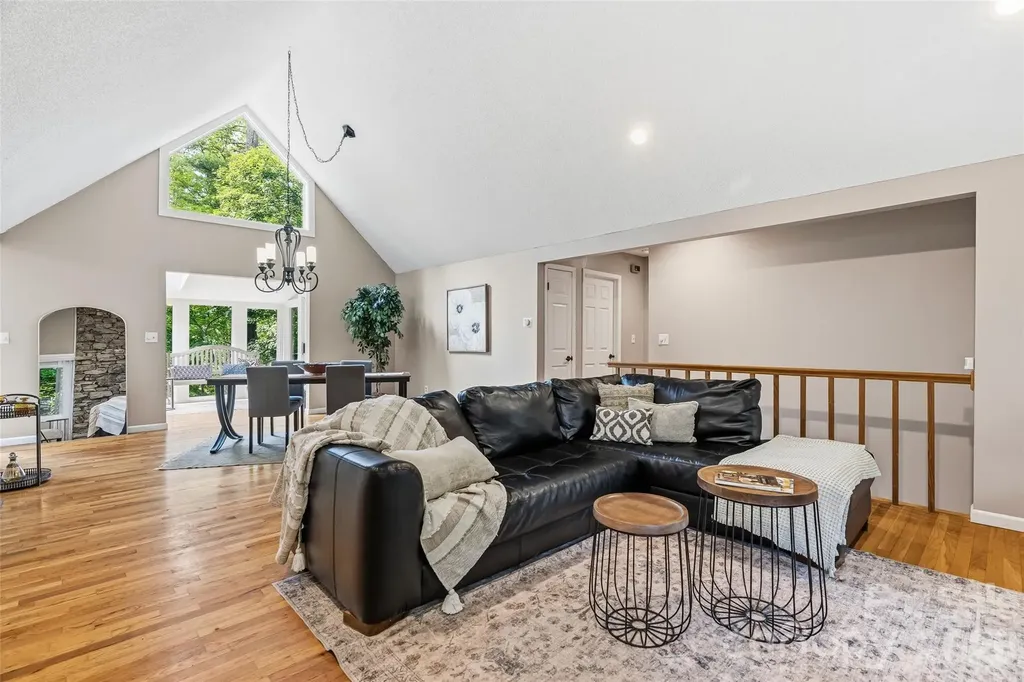 16 Canterbury Drive Arden NC 28704