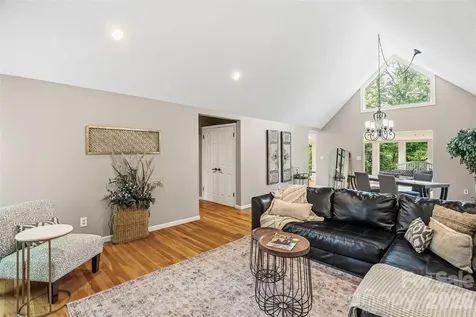 16 Canterbury Drive Arden NC 28704