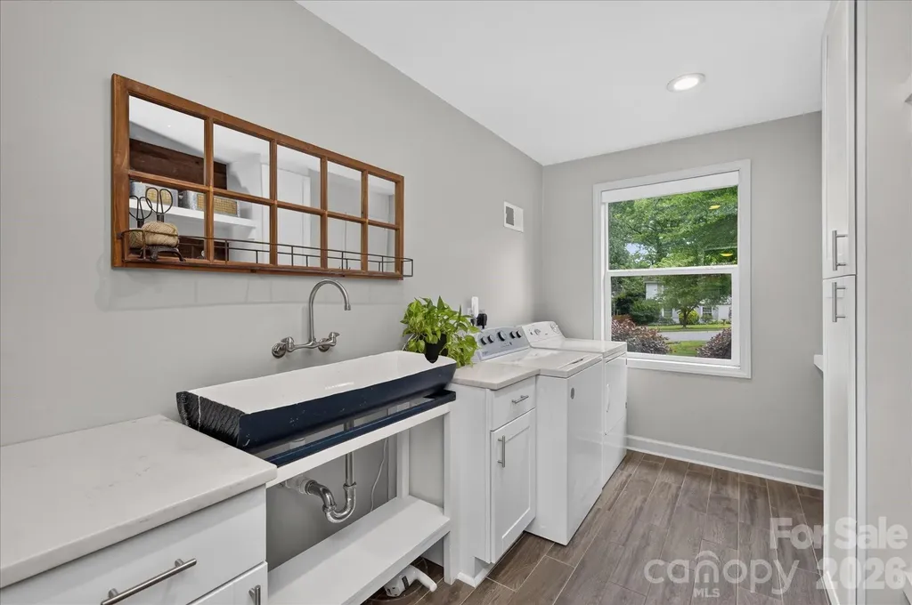 5201 Glenham Drive Charlotte NC 28210