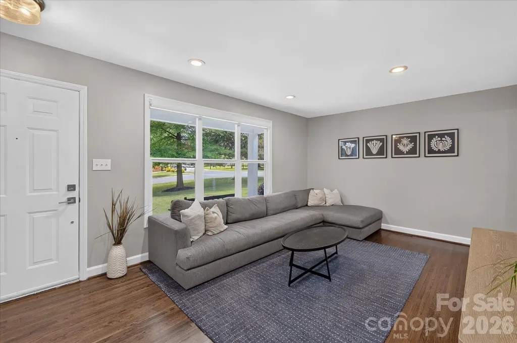 5201 Glenham Drive Charlotte NC 28210