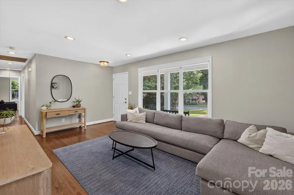 5201 Glenham Drive Charlotte NC 28210