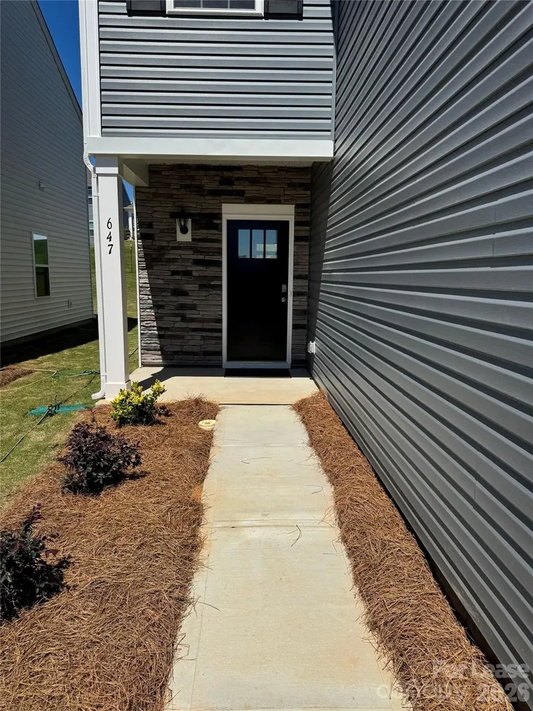 647 13th Avenue Drive NE Hickory NC 28601
