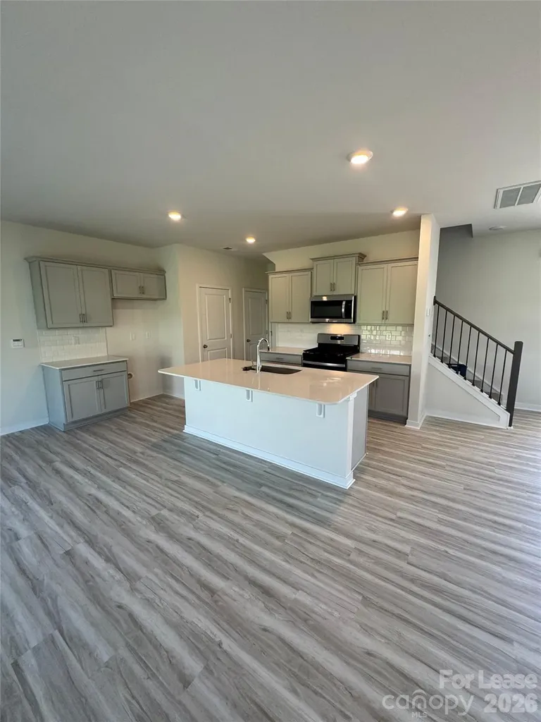 647 13th Avenue Drive NE Hickory NC 28601