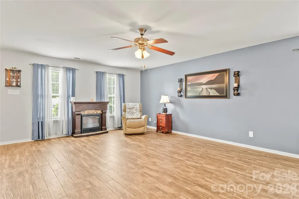 1143 Adirondak Drive Gastonia NC 28052
