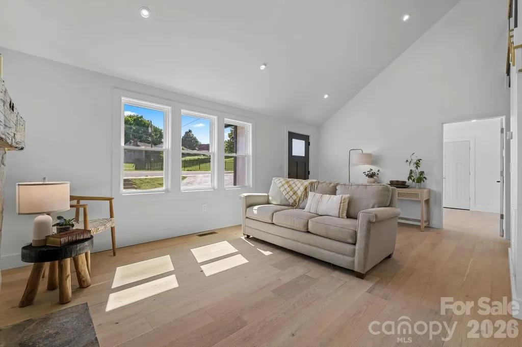 523 Harrison Avenue Franklin NC 28734
