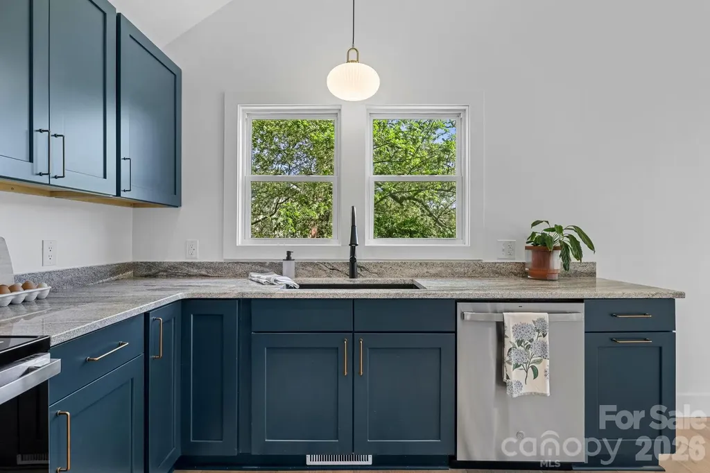 523 Harrison Avenue Franklin NC 28734