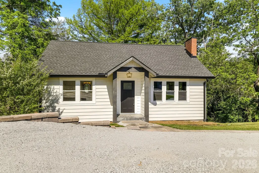 523 Harrison Avenue Franklin NC 28734