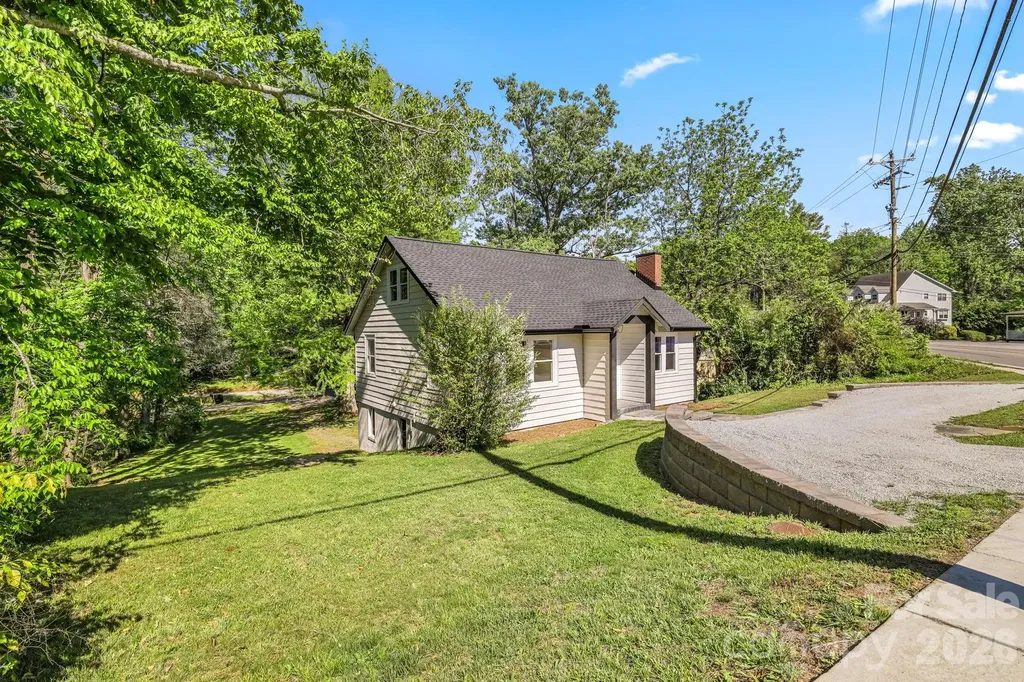 523 Harrison Avenue Franklin NC 28734