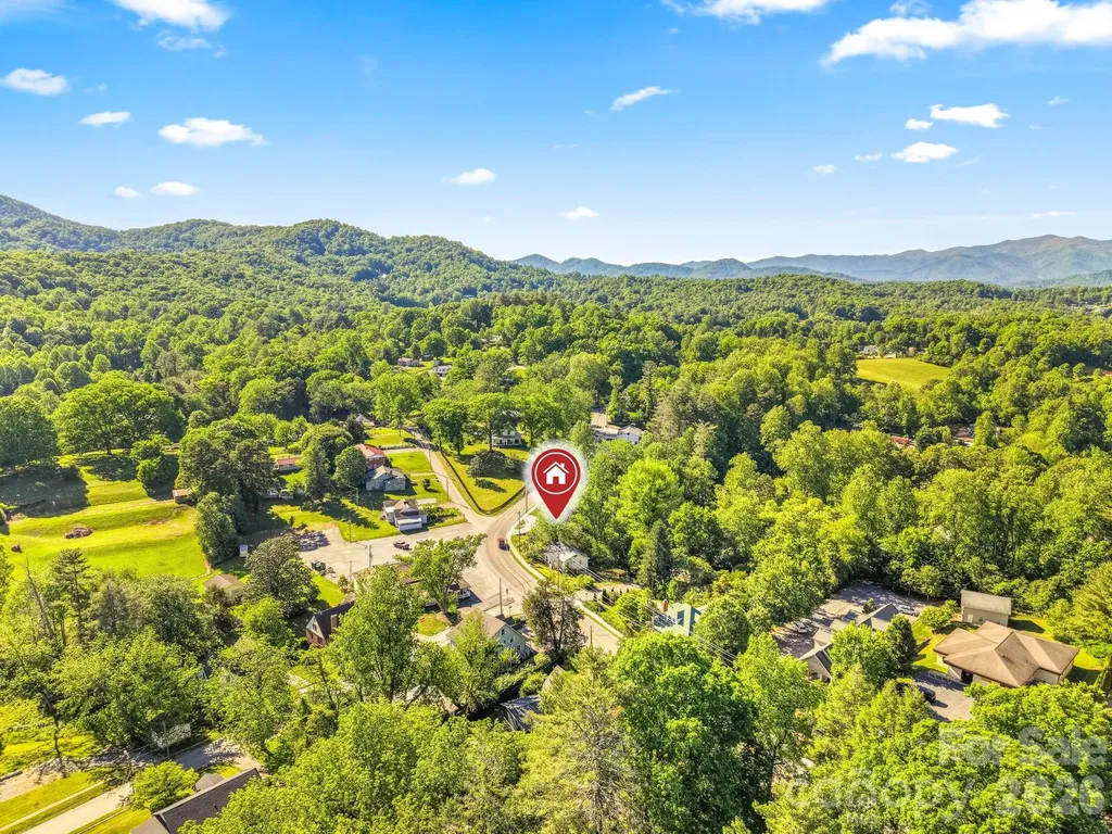 523 Harrison Avenue Franklin NC 28734