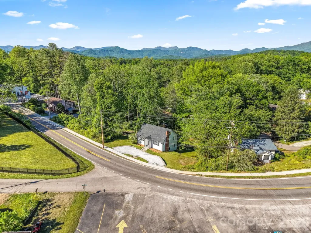 523 Harrison Avenue Franklin NC 28734