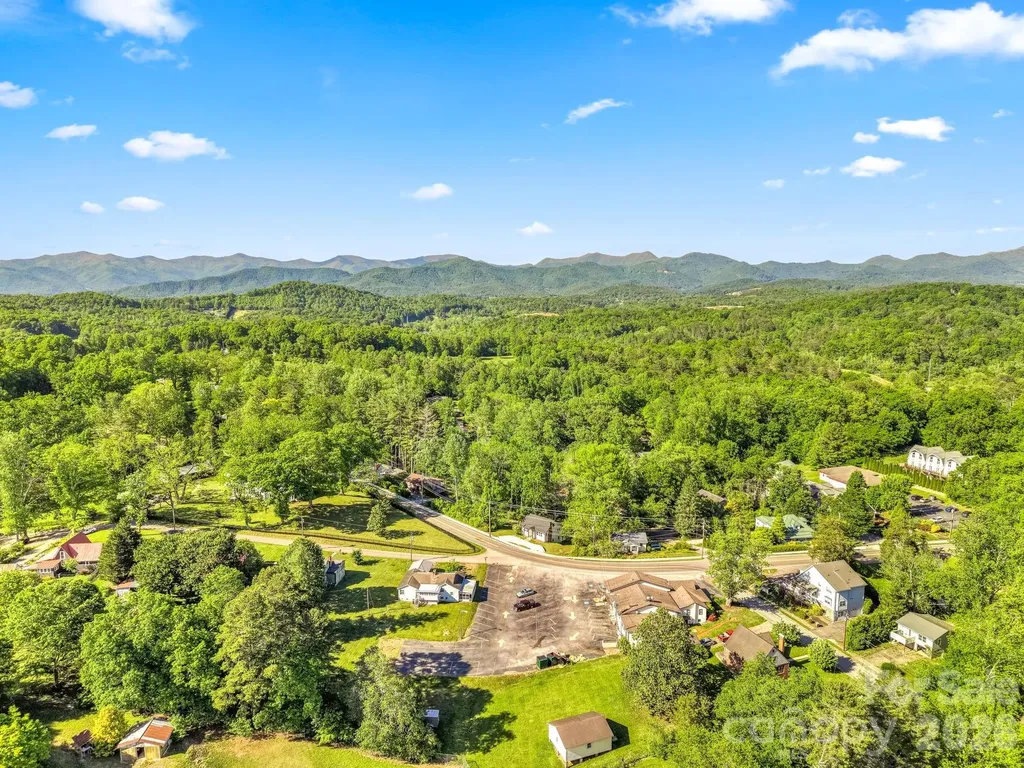 523 Harrison Avenue Franklin NC 28734