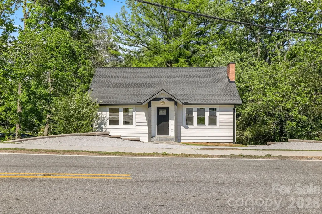 523 Harrison Avenue Franklin NC 28734