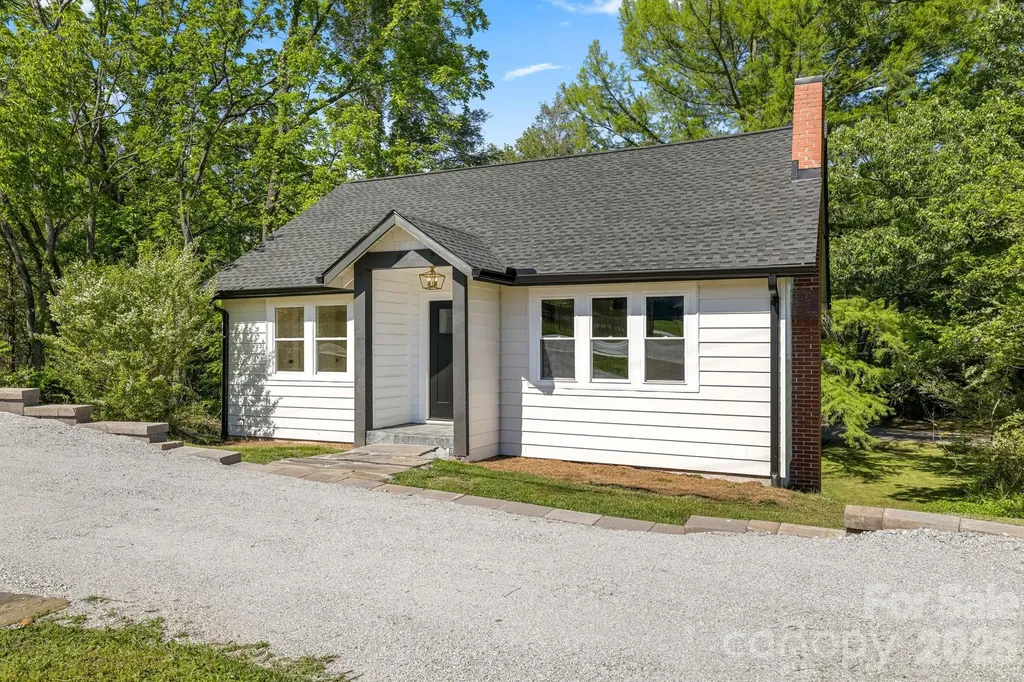 523 Harrison Avenue Franklin NC 28734