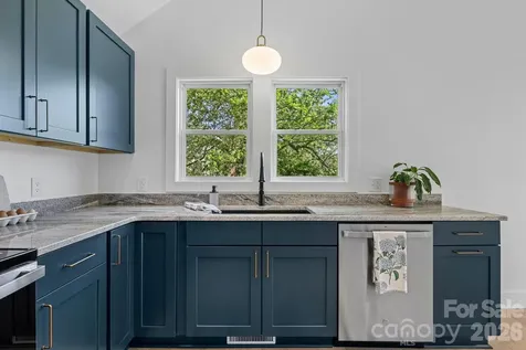 523 Harrison Avenue Franklin NC 28734
