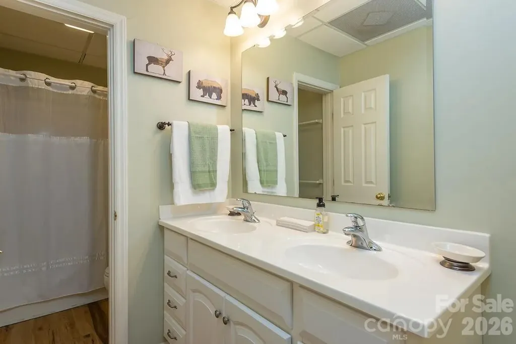 39 Rogers Creek Drive Bakersville NC 28705