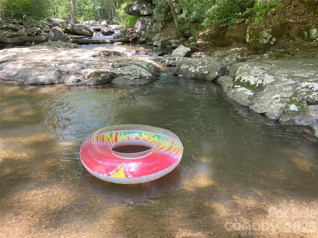 39 Rogers Creek Drive Bakersville NC 28705