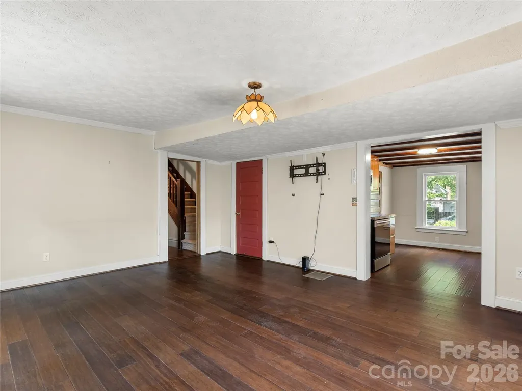 54 Louisiana Avenue Saluda NC 28773