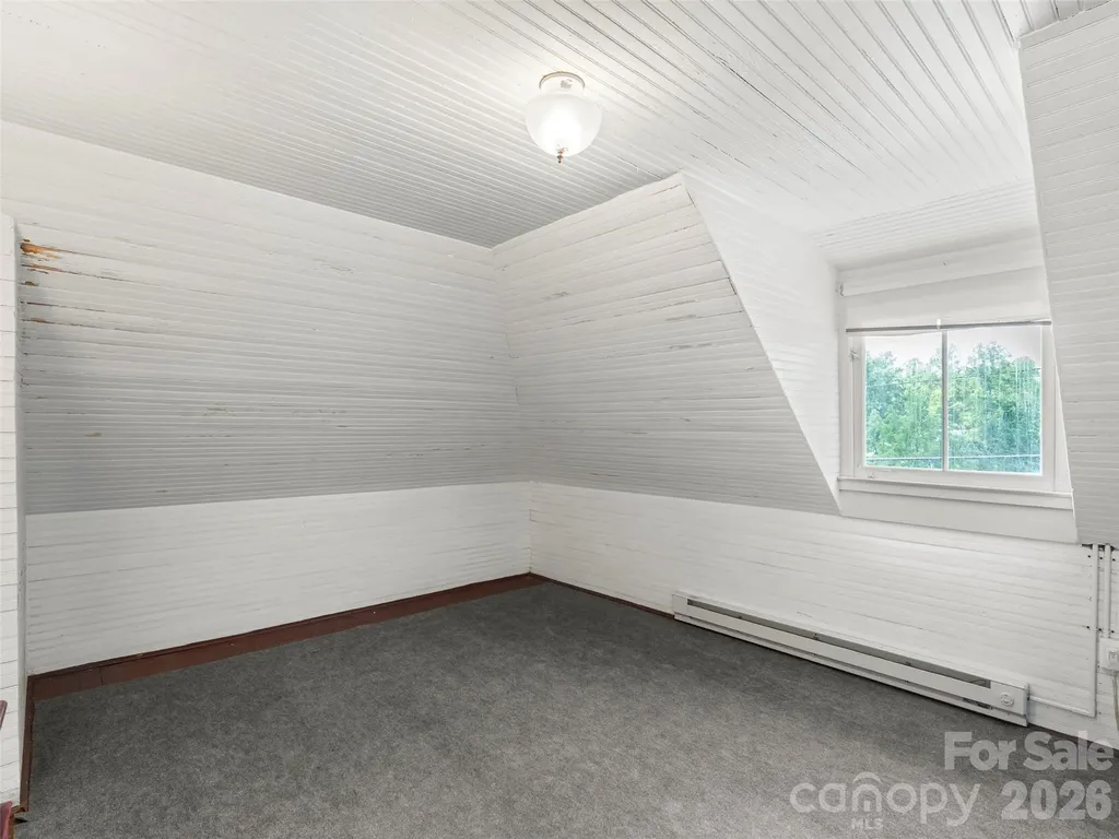 54 Louisiana Avenue Saluda NC 28773