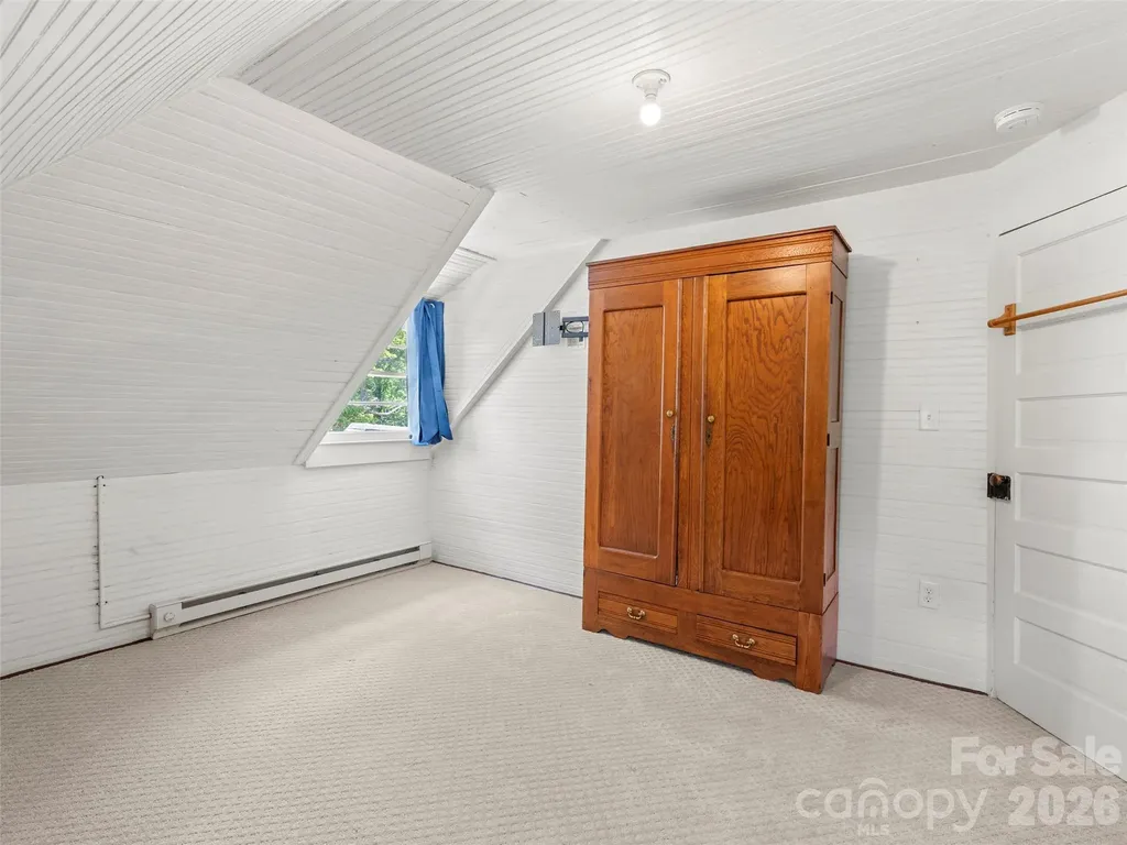 54 Louisiana Avenue Saluda NC 28773