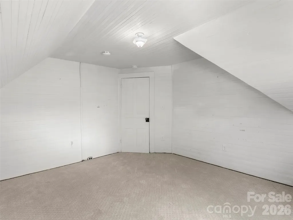 54 Louisiana Avenue Saluda NC 28773