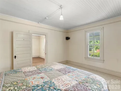 54 Louisiana Avenue Saluda NC 28773