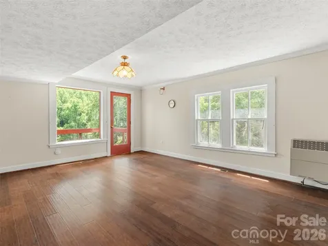 54 Louisiana Avenue Saluda NC 28773