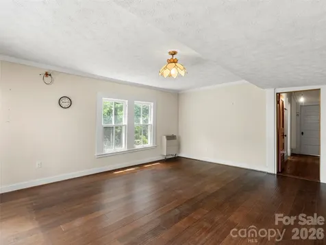 54 Louisiana Avenue Saluda NC 28773