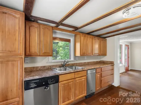 54 Louisiana Avenue Saluda NC 28773