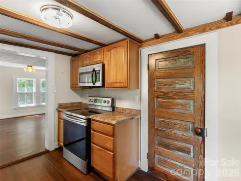 54 Louisiana Avenue Saluda NC 28773