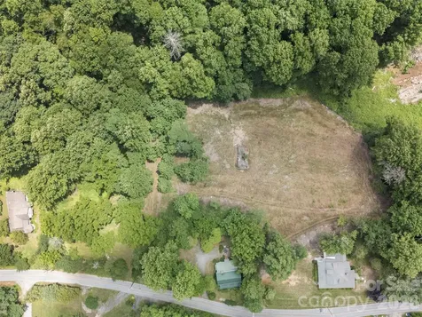 54 Louisiana Avenue Saluda NC 28773