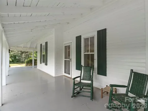 54 Louisiana Avenue Saluda NC 28773