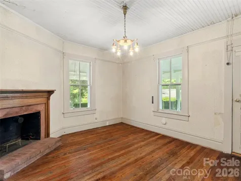 54 Louisiana Avenue Saluda NC 28773