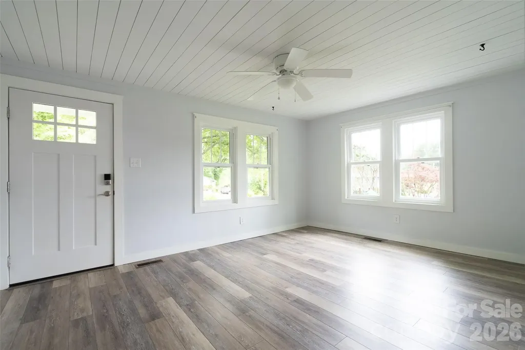 250 Oakdale Street Brevard NC 28712