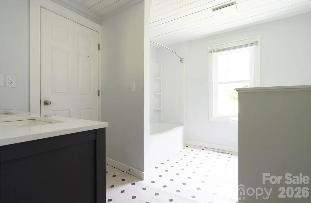 250 Oakdale Street Brevard NC 28712
