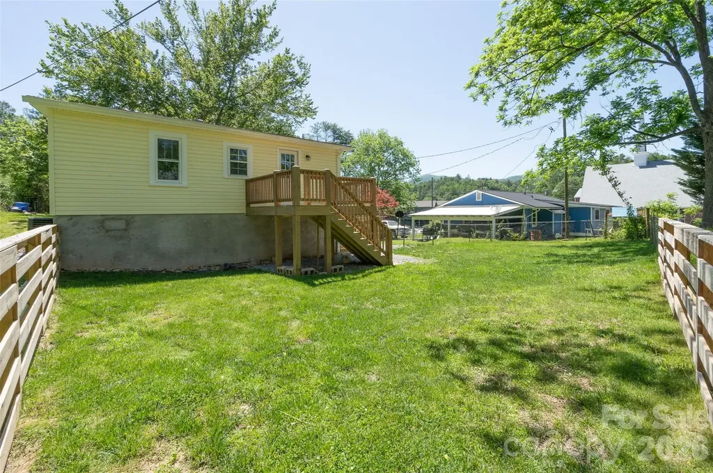 250 Oakdale Street Brevard NC 28712