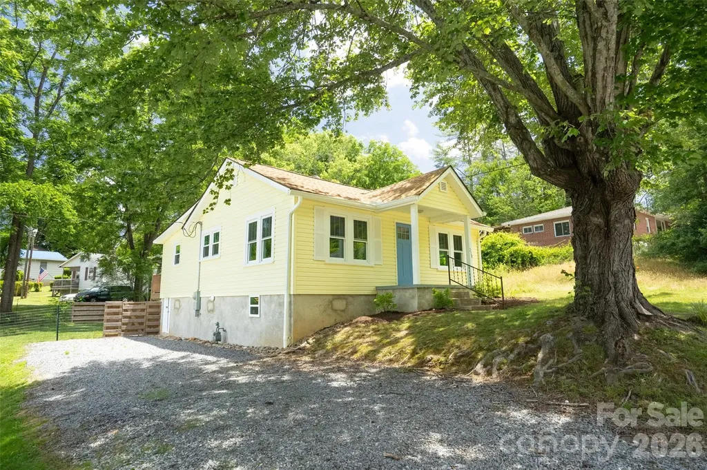 250 Oakdale Street Brevard NC 28712