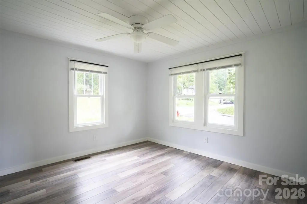 250 Oakdale Street Brevard NC 28712