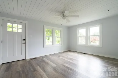 250 Oakdale Street Brevard NC 28712