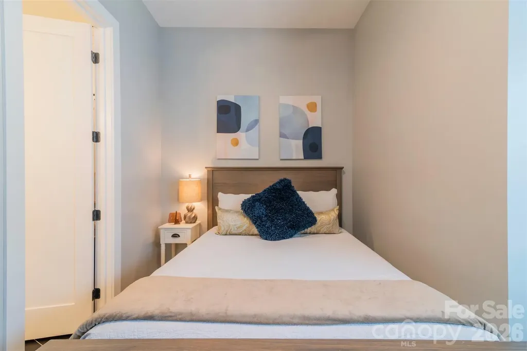 2012 Upstate Way Charlotte NC 28206
