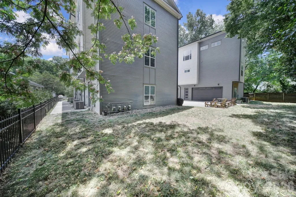 2012 Upstate Way Charlotte NC 28206