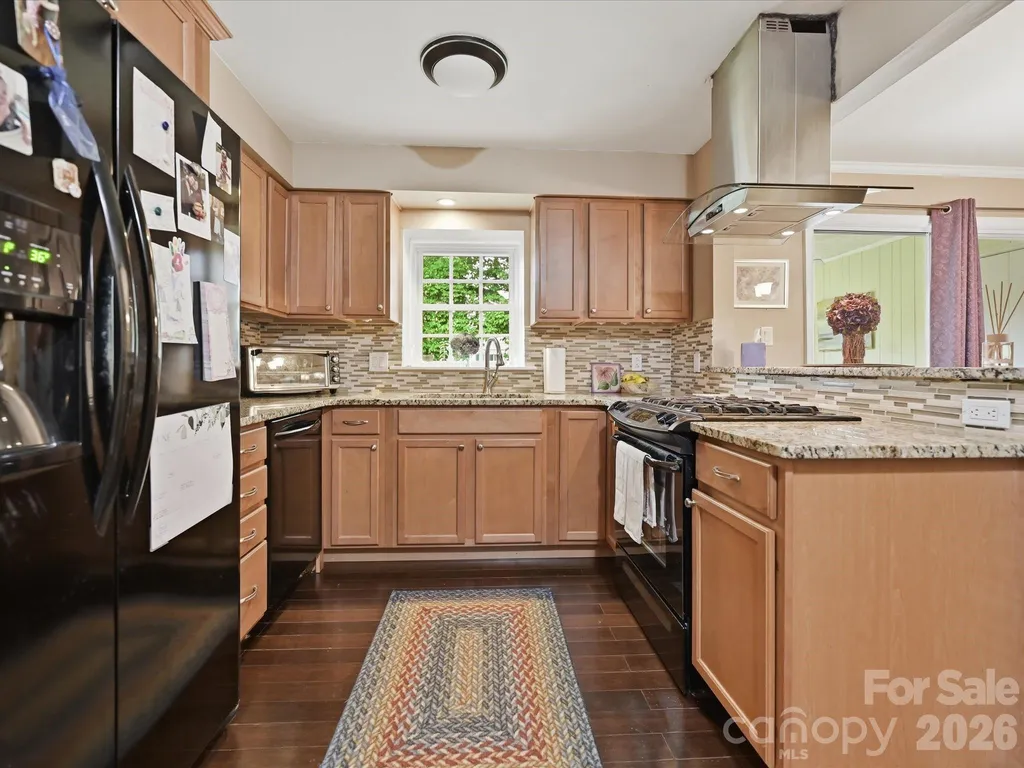 2233 Rexford Road Charlotte NC 28211