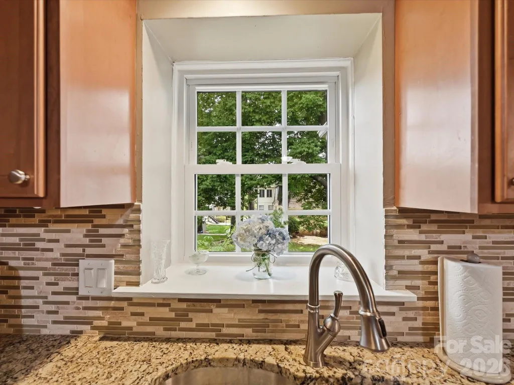 2233 Rexford Road Charlotte NC 28211