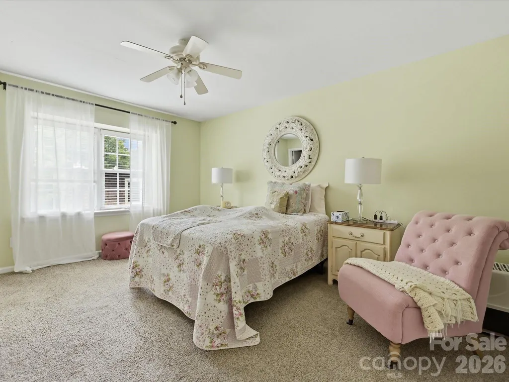 2233 Rexford Road Charlotte NC 28211