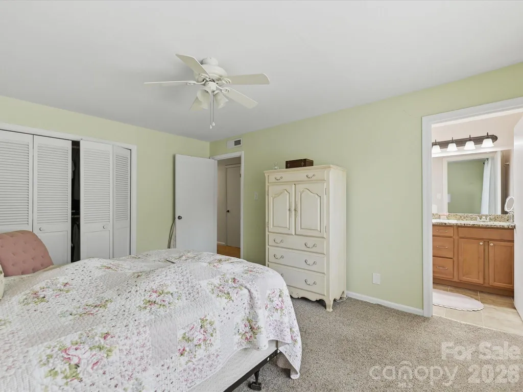 2233 Rexford Road Charlotte NC 28211