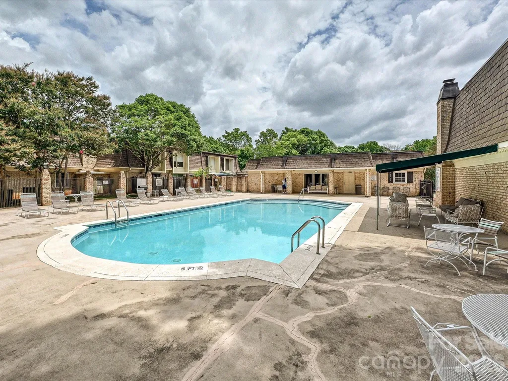 2233 Rexford Road Charlotte NC 28211
