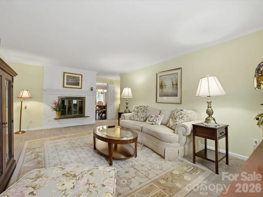 2233 Rexford Road Charlotte NC 28211