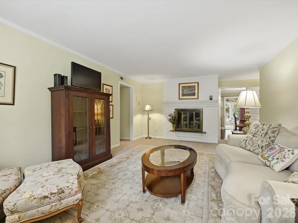 2233 Rexford Road Charlotte NC 28211